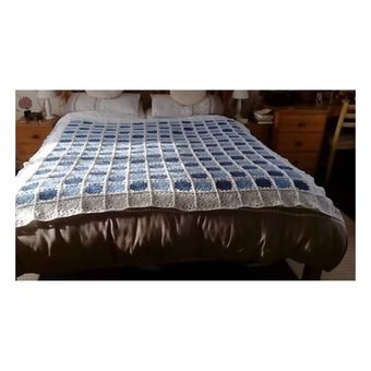 FREE PATTERN Crochet a Granny Square Blanket Pattern