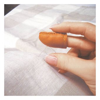 Clover Medium Natural Fit Leather Thimble