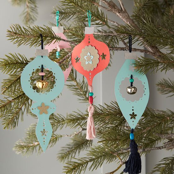 How to Make Vintage Paper Baubles image number 1
