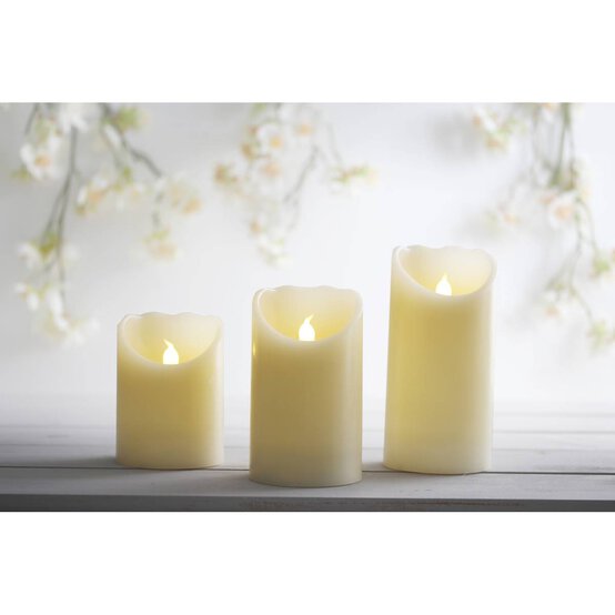 Hobbycraft Flickering LED Candles 3 Pack image number 3