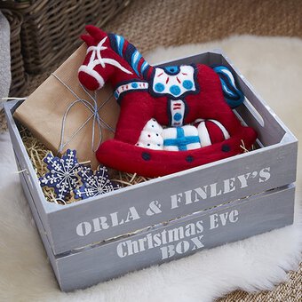 How to Create a Stencilled Christmas Eve Box
