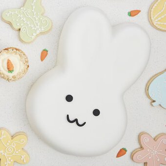 How to Bake a Minimal Bunny Cake