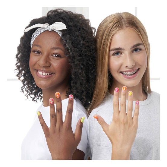 FabLab Glow in the Dark Nail Art image number 3