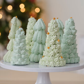 How to Make Christmas Tree Meringues