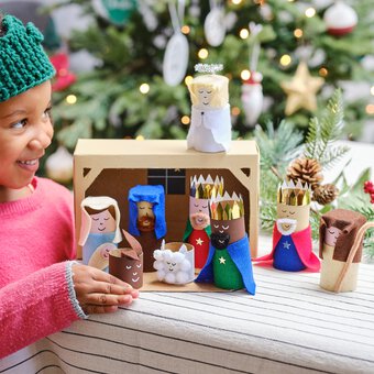 How to Make a Craft Roll Nativity Scene