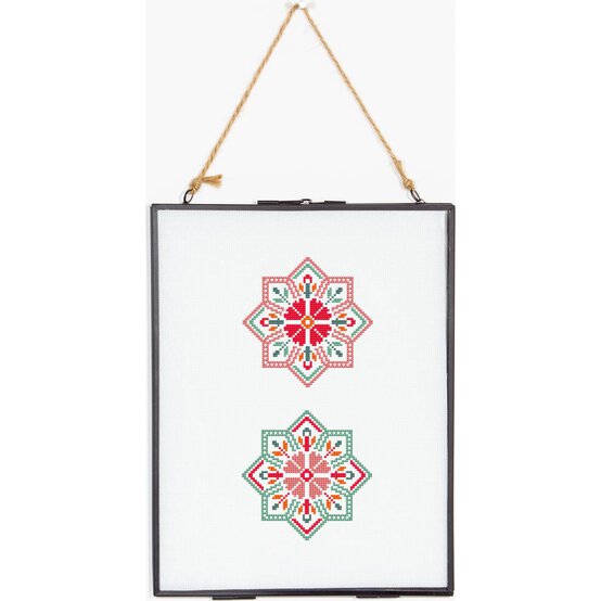 FREE PATTERN DMC Floral Star Cross Stitch 0170 image number 4