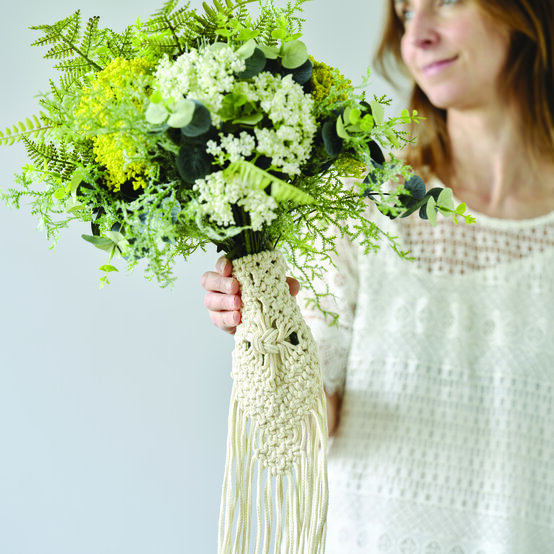 How to Make a Wedding Macram&eacute; Bouquet Wrap image number 1