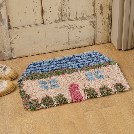 How to Make a Spring Cottage Latch Hook Rug image number 1