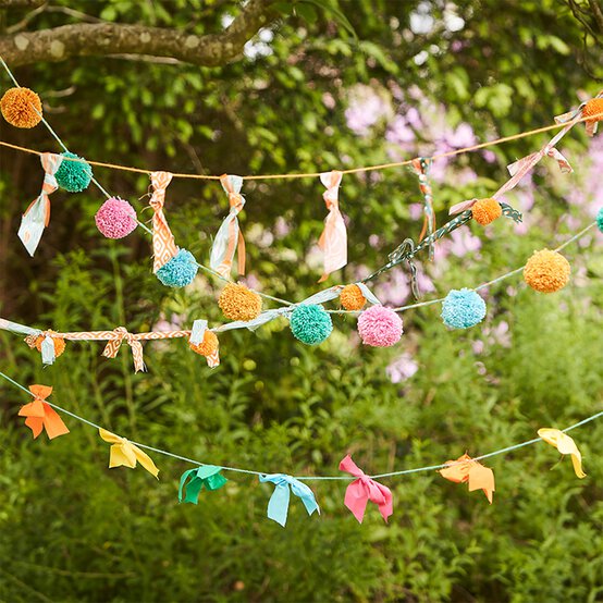 6 Garlands to Make Using Craft Scraps image number 1