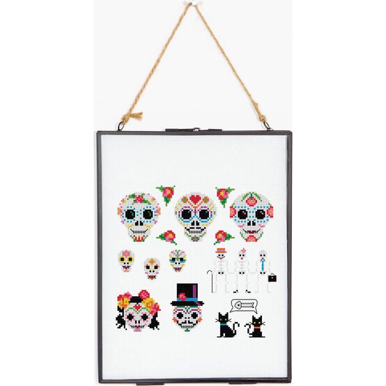 FREE PATTERN DMC Floral Skulls Cross Stitch 0143 image number 3