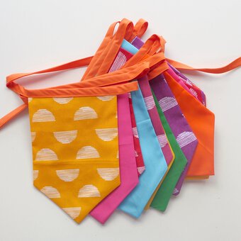 How to Make Arrowhead Bunting